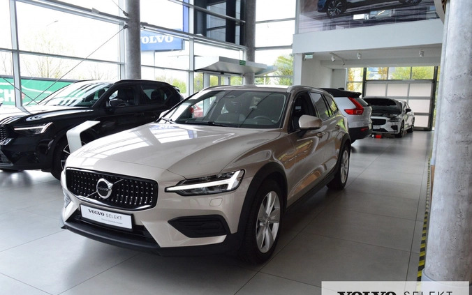 volvo Volvo V60 Cross Country cena 184400 przebieg: 24020, rok produkcji 2023 z Poznań